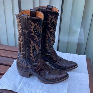 Justin Vintage Woman’s Boots. Size 6 1/2 B, Chocolate brown lizard. Good. Used